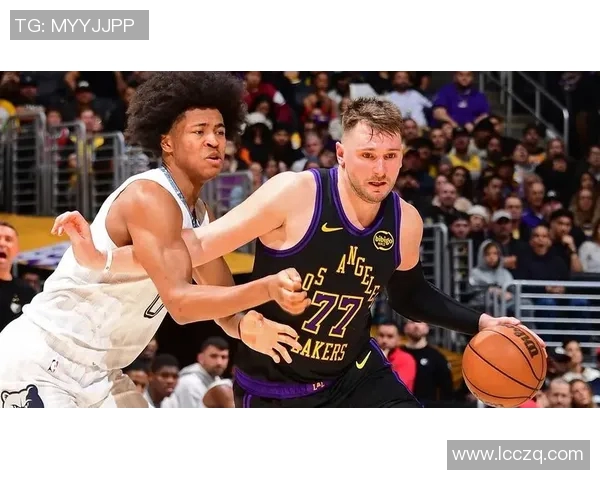 湖人再次力克灰熊，全队表现引发热议