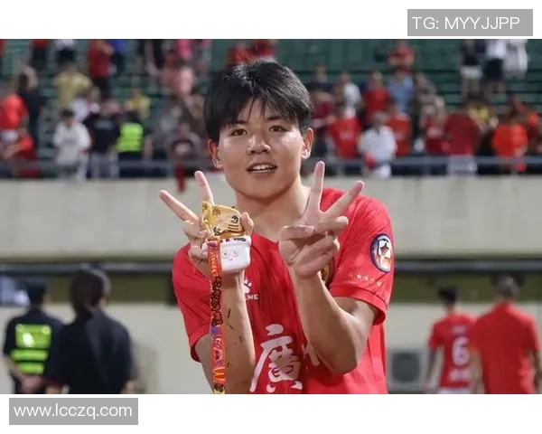 徐彬成功拦截青岛西海岸的关键时刻与背后故事揭秘 徐彬成功拦截青岛西海岸的关键时刻与背后故事揭秘