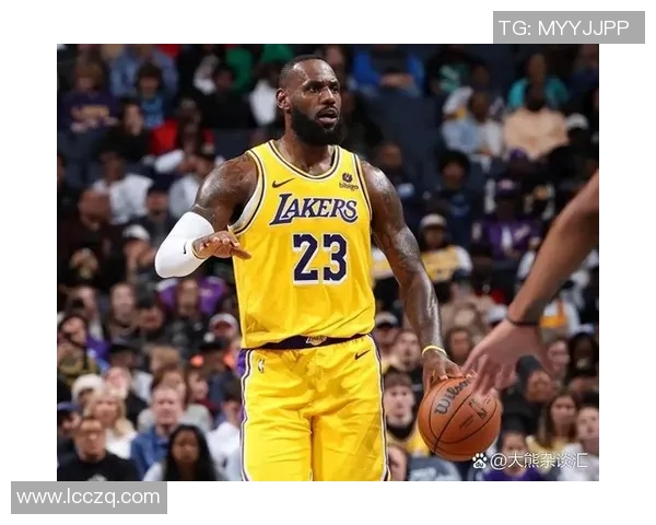 勒布朗-詹姆斯荣获NBA最有价值球员，成为历史第一人